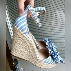 Gianni Bini Sandals pow bow sandals